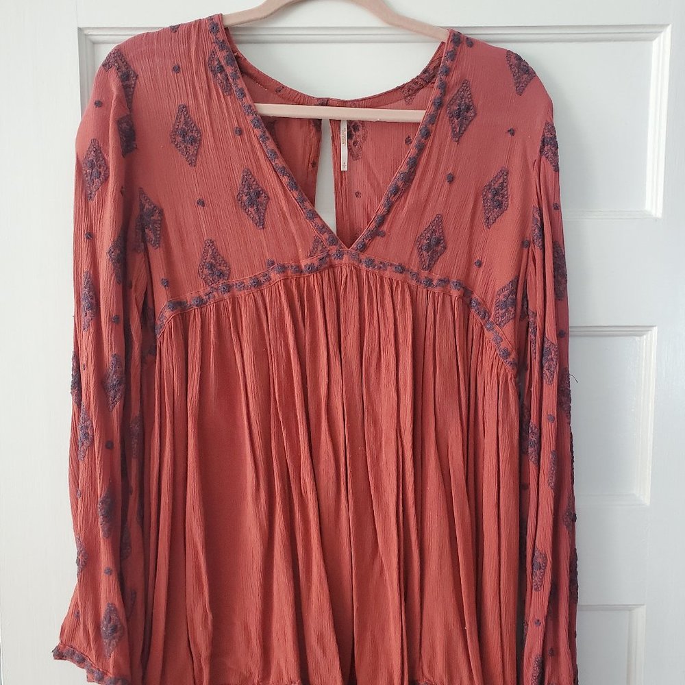 Flowy embroidered tunic top